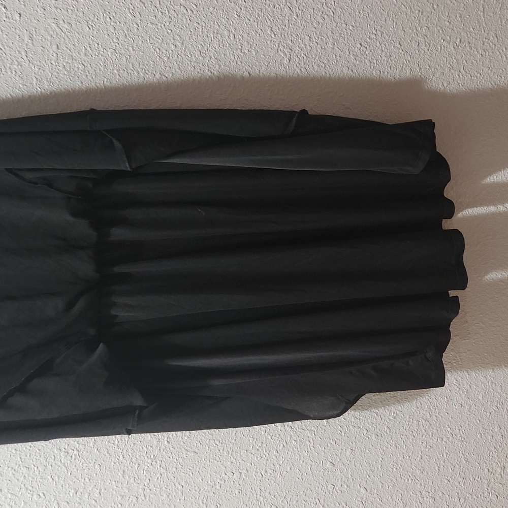 Dress‎ - Picture 4 of 4